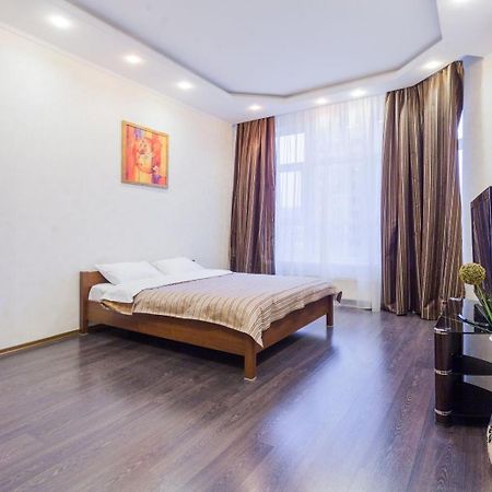 Navit Apartments With Breakfast,Near The Railway Station, The City Center, The Park Kiev Dış mekan fotoğraf